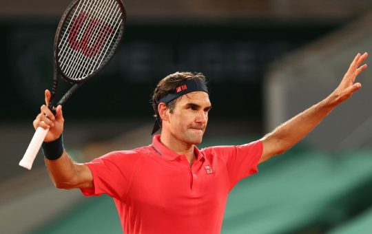 Kỷ vật của tay vợt Federer thu về số tiền lớn khi đấu giá