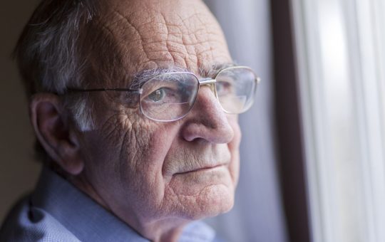 Bệnh khô mắt ở người cao tuổi và biện pháp phòng tránh bệnh